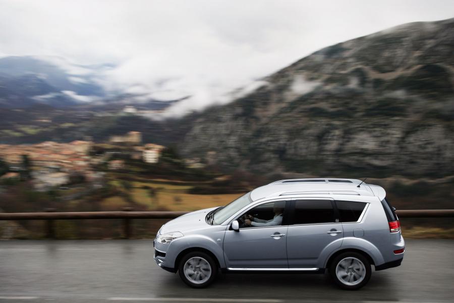  Citroen C-Crosser 2008 года  (фото 37 из 144)